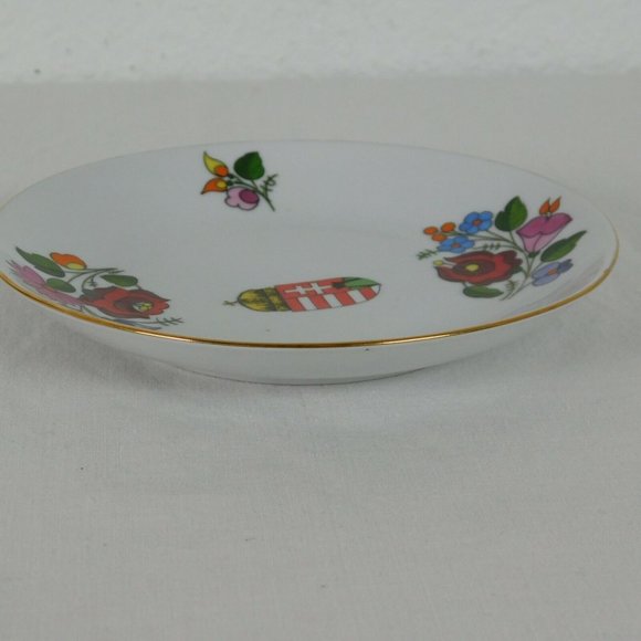 Kalocsa Hungary Hand Painted Coat of Arms Porcelain Decorated Wall Plate 6" FLAW - Picture 8 of 11